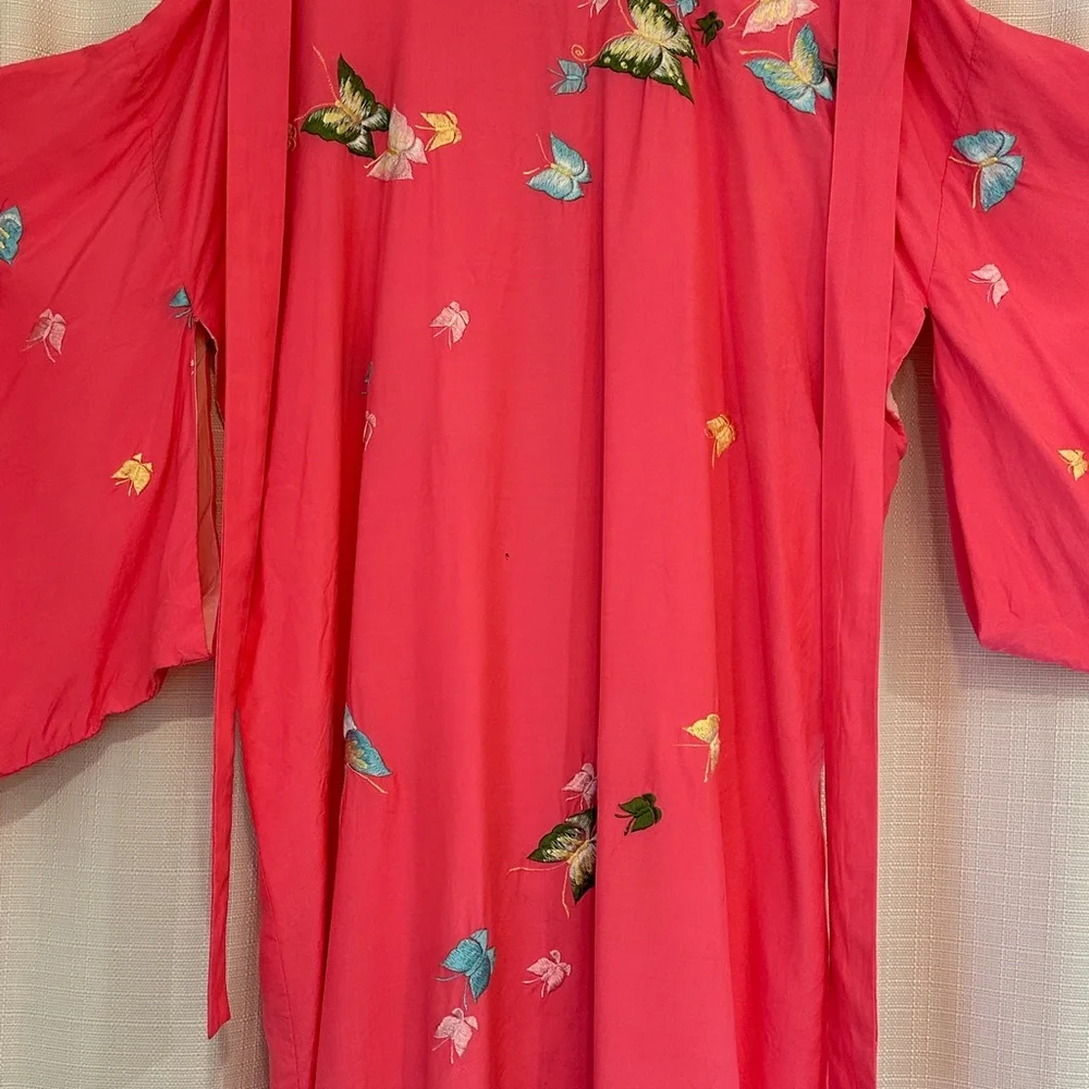 Vintage Japanese Silk Kimono Embroidered Butterflies - Picture 4 of 12
